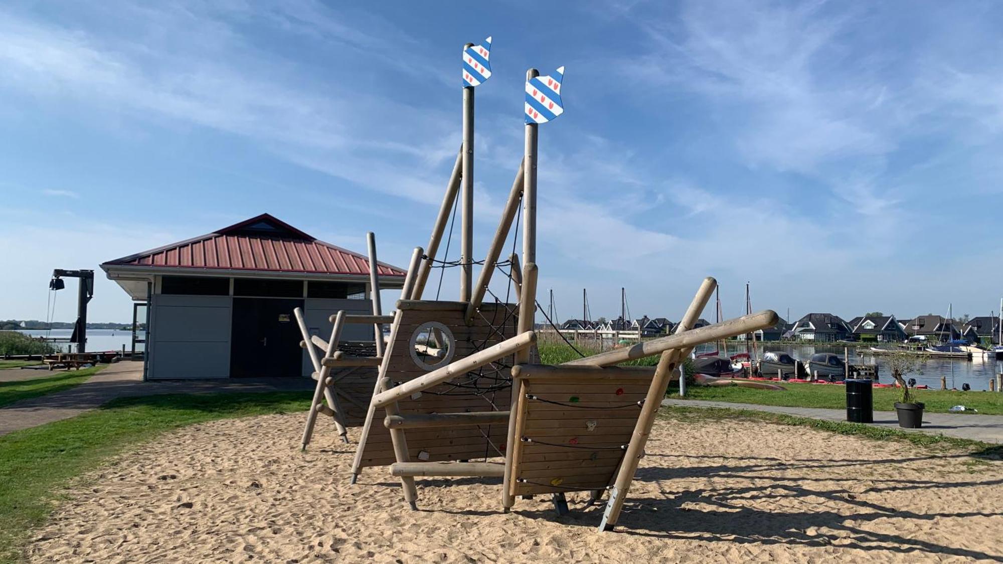 Offingawier 'T Paviljoenhus Bij Sneekermeer מראה חיצוני תמונה